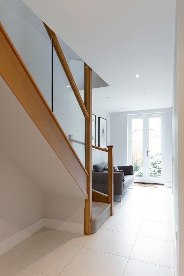 Immaculate Central Windsor Town House With Parking Zewnętrze zdjęcie